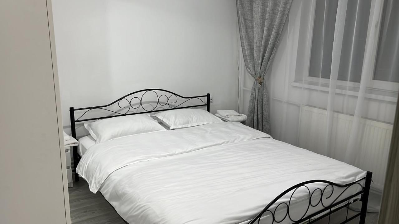 Home Sweet Home Apartment With 3 Rooms Buzău Exterior photo