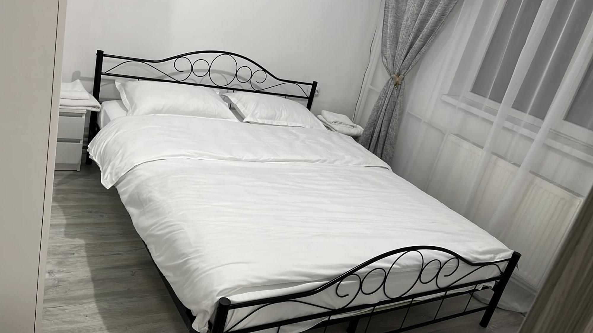 Home Sweet Home Apartment With 3 Rooms Buzău Exterior photo